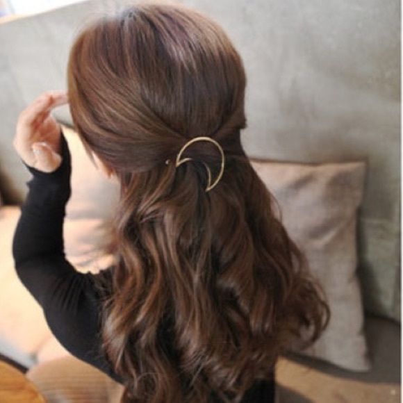 NEW Gold Crescent Moon Hair Clip - Picture 2 of 6
